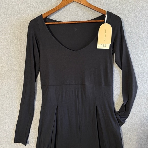 Blogilates Cascade V-Neck Jumpsuit Black Wide Leg Long Sleeve Pockets New L - Picture 3 of 11
